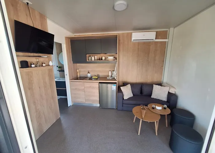 Mobile Aron Prázdninový areál Privlaka (Zadar)